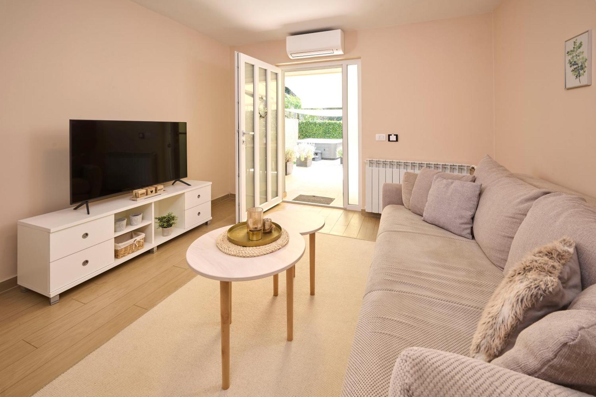 Martello Garden Apartment