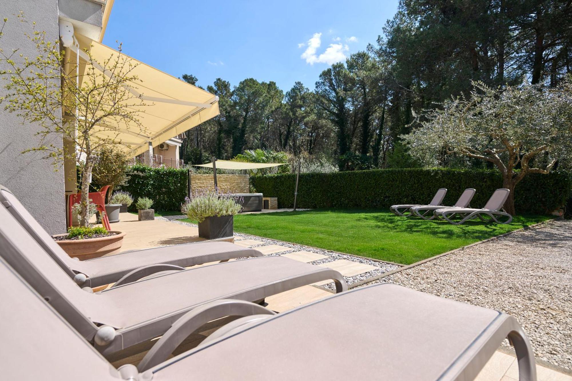 Martello Garden Apartment *
